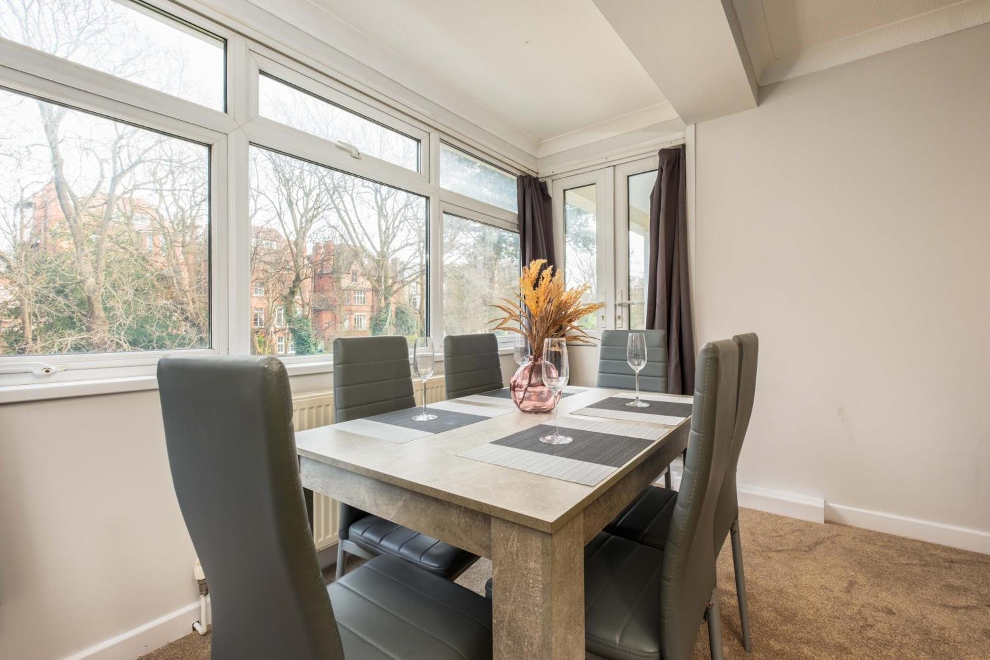 Stylish 2 Bedroom In Central Brighton Free Parking Near Beach And Train Station Екстериор снимка